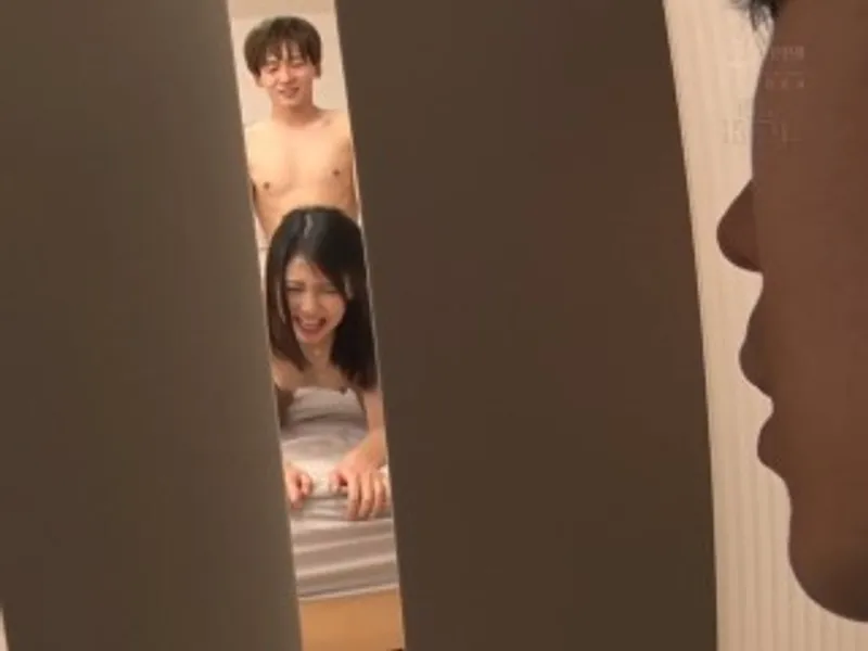 Thanh niên đang vụng trộm với chị nhà sát bên thì anh ông xã về...